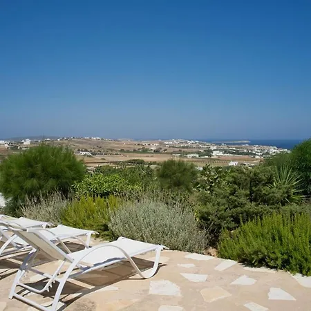 Joy In Ampelas * Parikia (Paros)